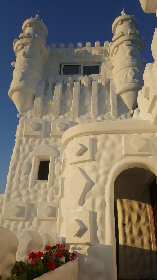Snow White Castle Apartment Kiotari Bagian luar foto