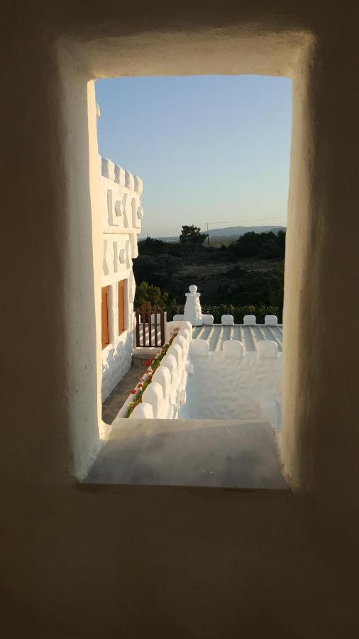 Snow White Castle Apartment Kiotari Bagian luar foto