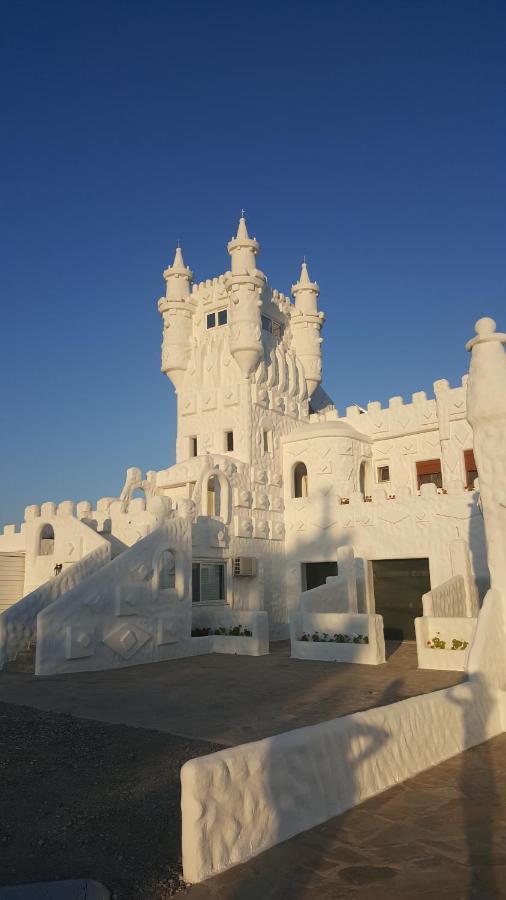 Snow White Castle Apartment Kiotari Bagian luar foto